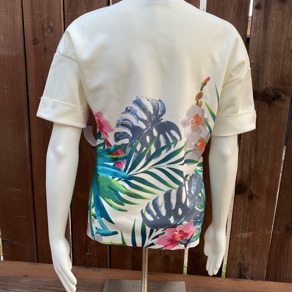 MADE IN ITALY I Floral & Leaf Short Sleeve Blouse - Picture 5 of 8